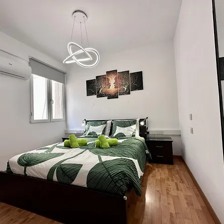 Lägenhet Vibrant Finikoudes Sea View 2 Bedroom