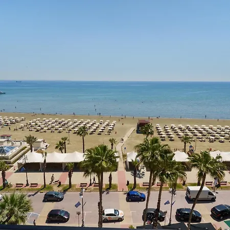 Appartamento Vibrant Finikoudes Sea View 2 Bedroom