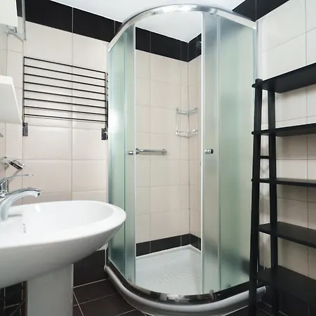 Vibrant Finikoudes Sea View 2 Bedroom Appartamento Larnaca